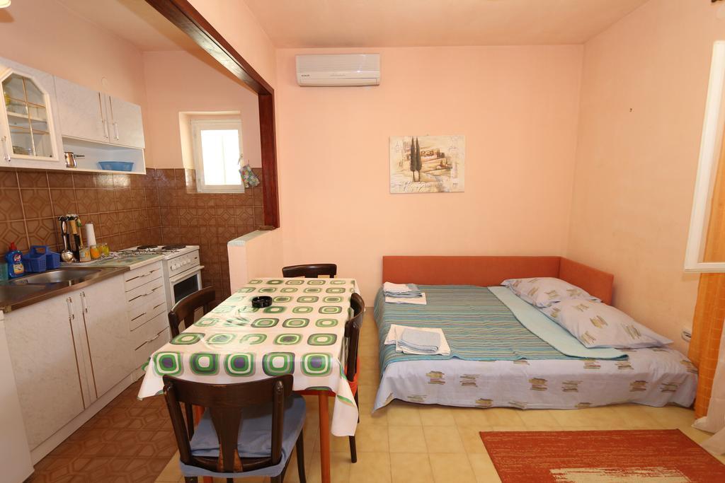 מאקרסקה Apartments Antoneta מראה חיצוני תמונה