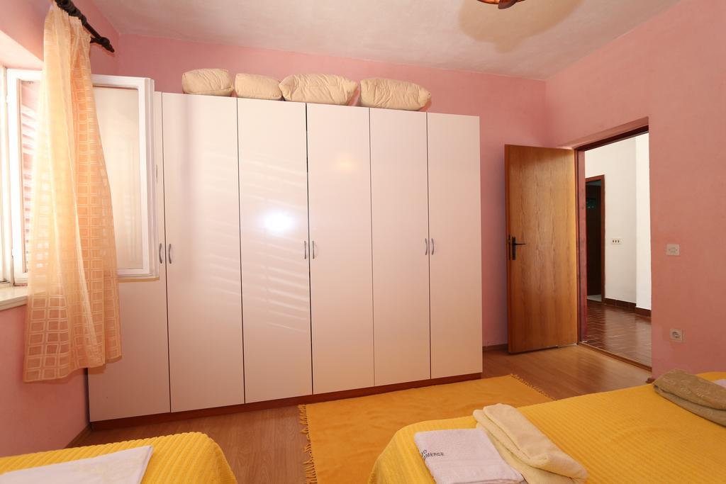 מאקרסקה Apartments Antoneta מראה חיצוני תמונה