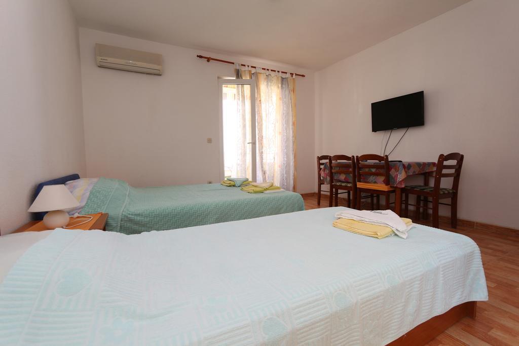 מאקרסקה Apartments Antoneta מראה חיצוני תמונה
