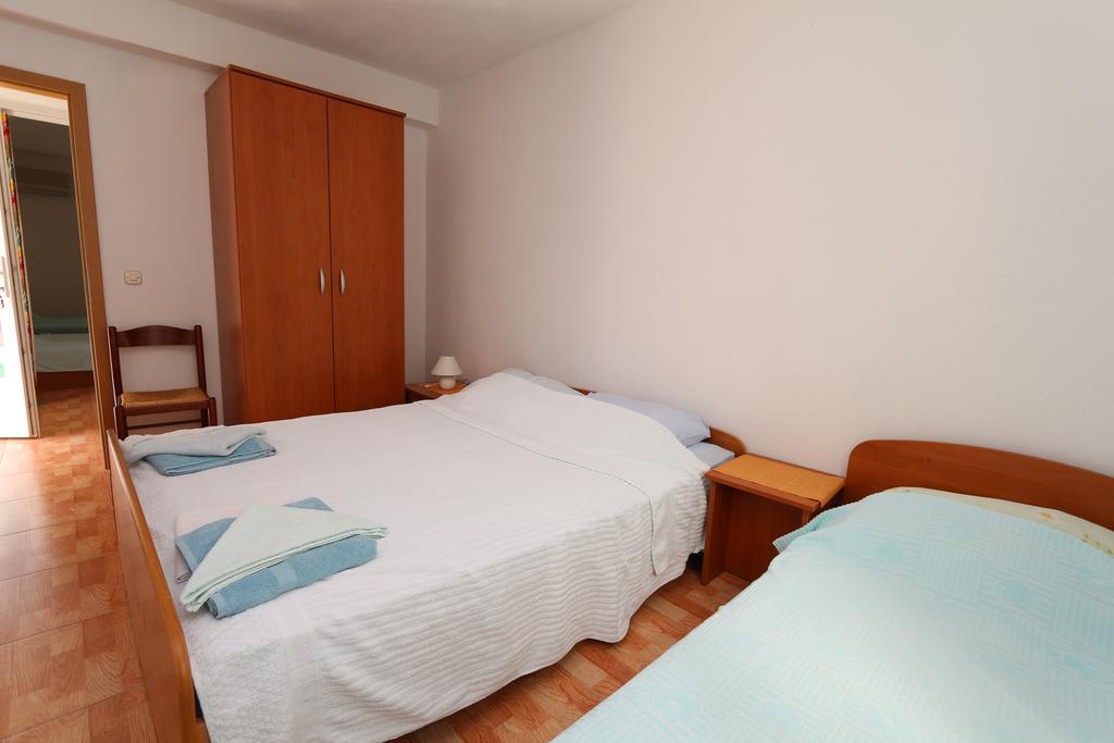 מאקרסקה Apartments Antoneta מראה חיצוני תמונה