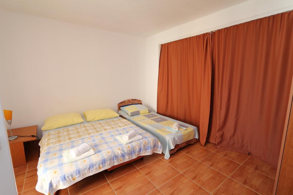 מאקרסקה Apartments Antoneta מראה חיצוני תמונה