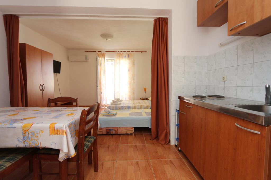 מאקרסקה Apartments Antoneta מראה חיצוני תמונה