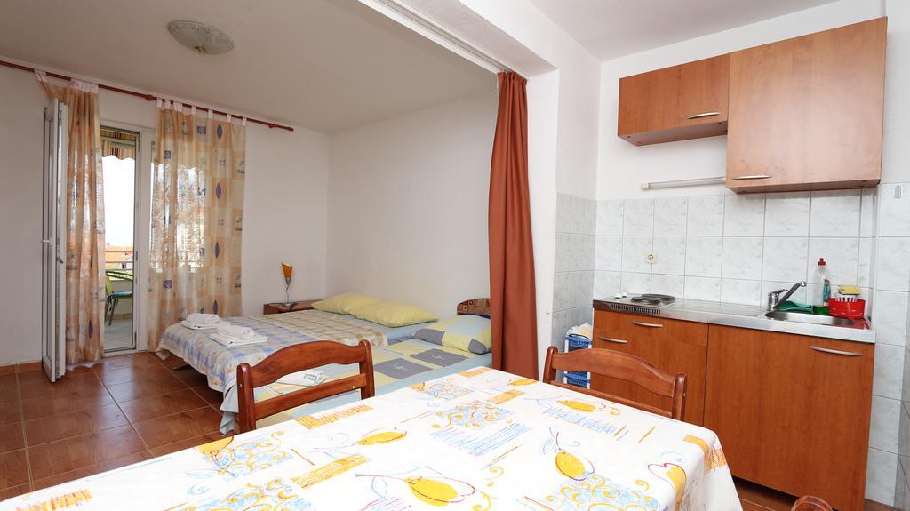 מאקרסקה Apartments Antoneta מראה חיצוני תמונה