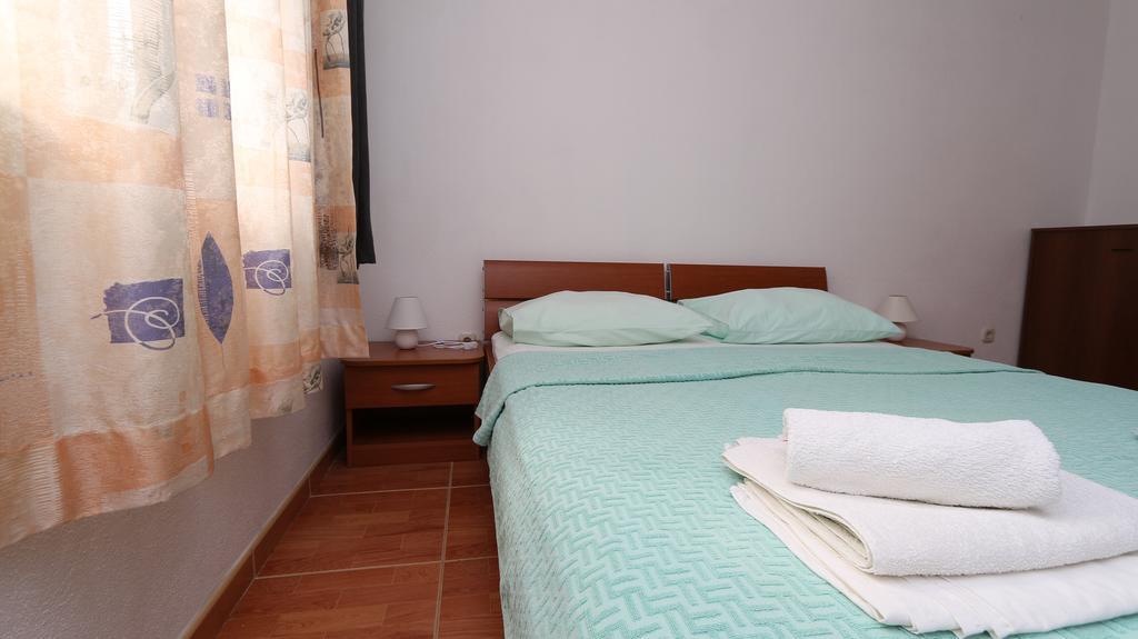 מאקרסקה Apartments Antoneta מראה חיצוני תמונה