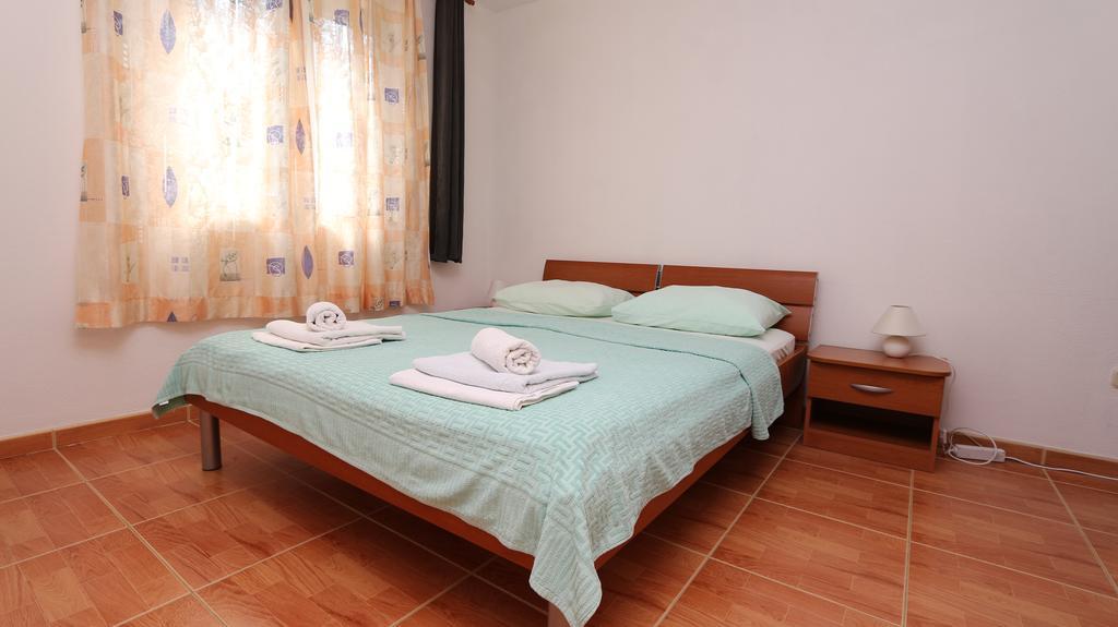 מאקרסקה Apartments Antoneta מראה חיצוני תמונה