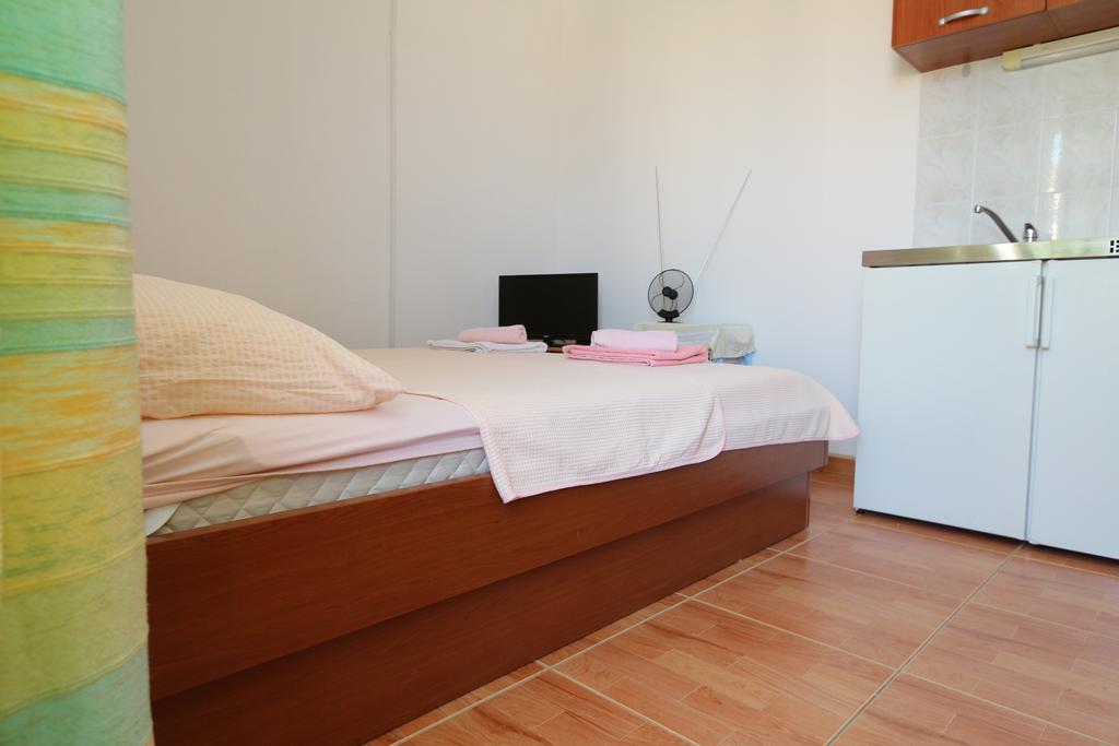 מאקרסקה Apartments Antoneta מראה חיצוני תמונה