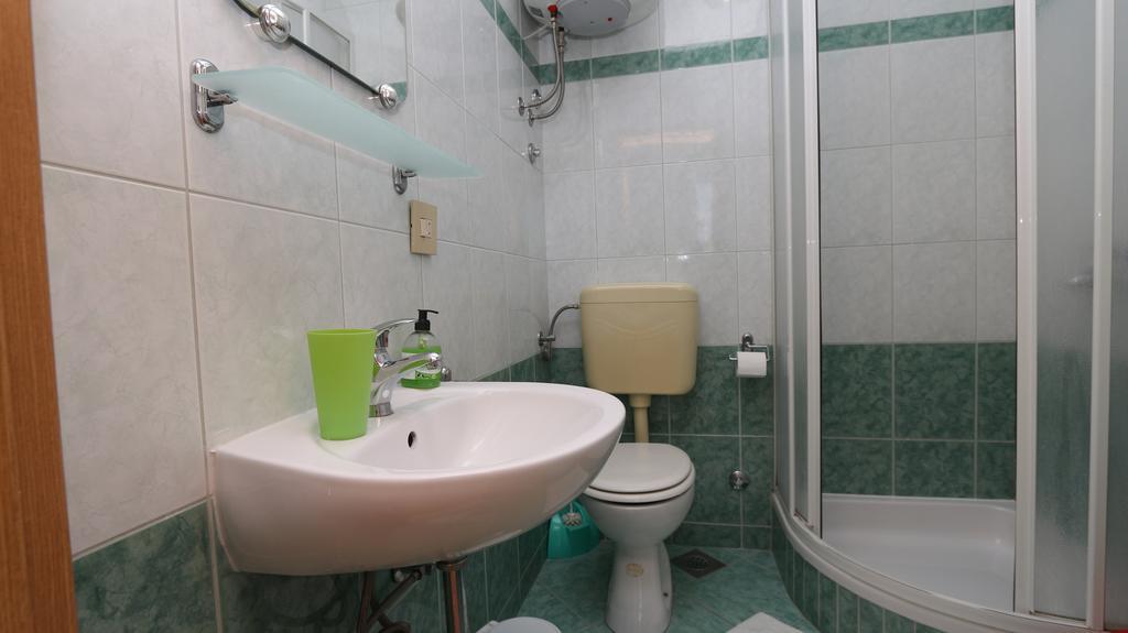 מאקרסקה Apartments Antoneta מראה חיצוני תמונה