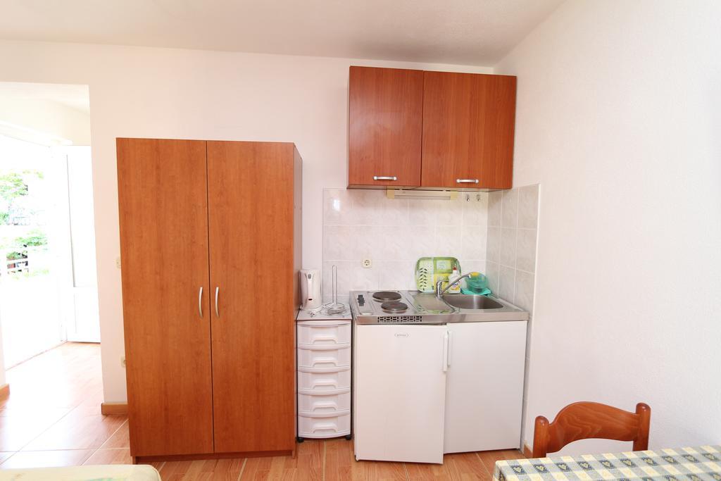 מאקרסקה Apartments Antoneta מראה חיצוני תמונה