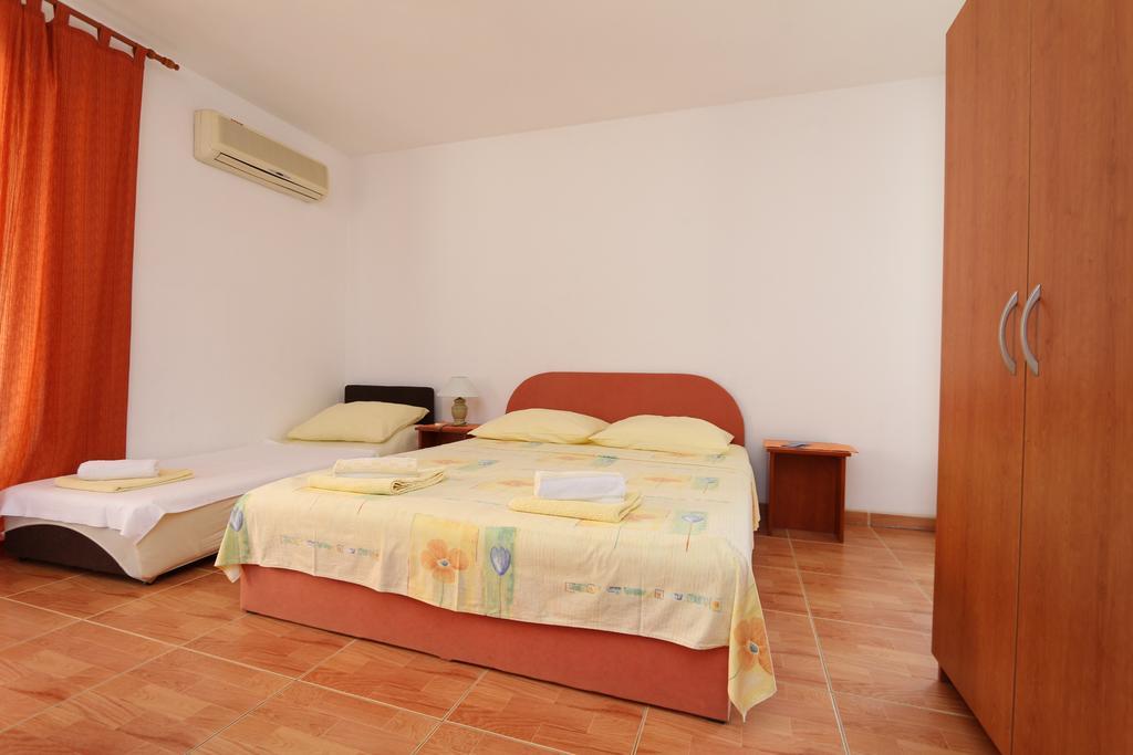 מאקרסקה Apartments Antoneta מראה חיצוני תמונה